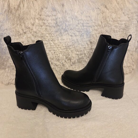 NWOT Sugar Women’s Black Abruzzi Lug Sole Zippered Ankle Boots - 7.5 - Picture 10 of 14